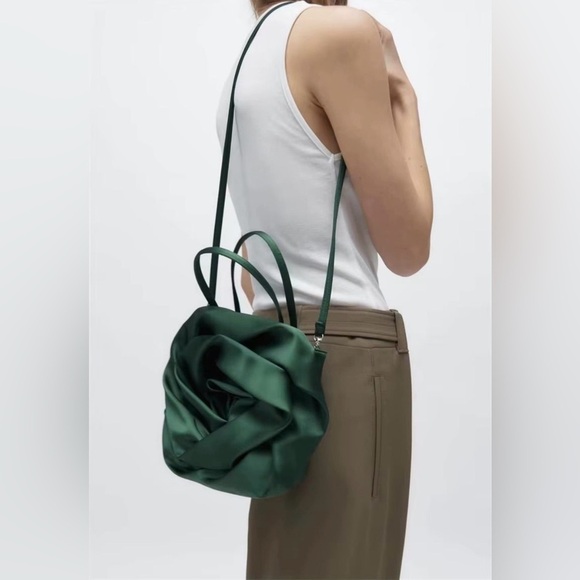 Zara Elegant Green Rose-Shaped Handbag - Picture 3 of 9